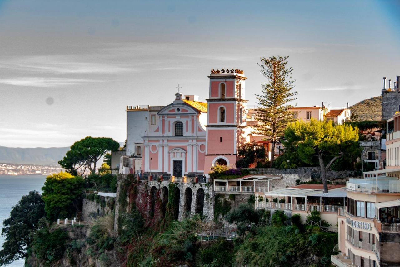 Il Tulipano - Appartamento Al Centro Di Vico Equense Extérieur photo